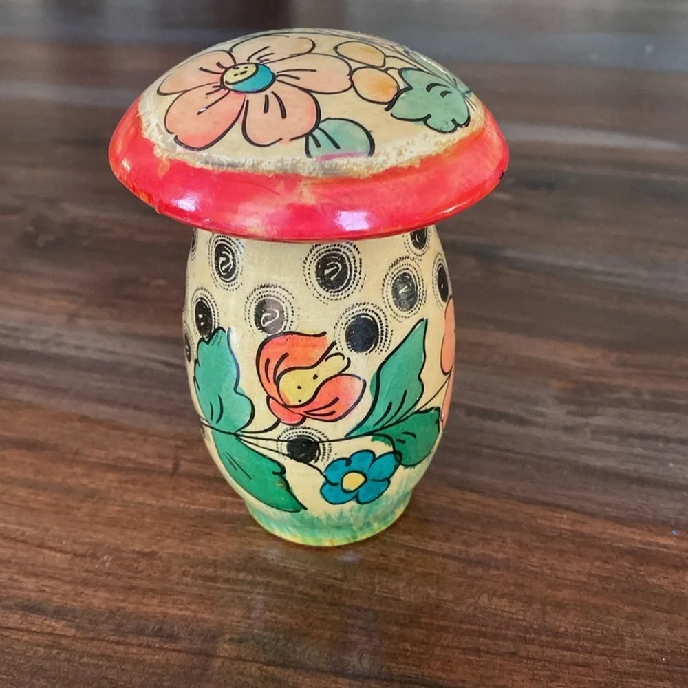 Vintage Wooden Mushroom - Russian trinket box - Picture 3 of 6